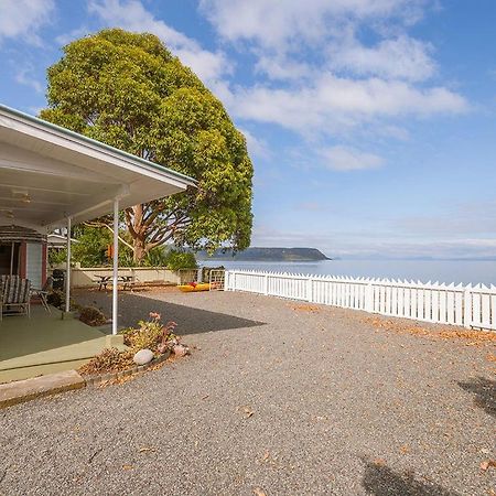 Lake Edge Cottage - Waitahanui Holiday Home Exterior photo
