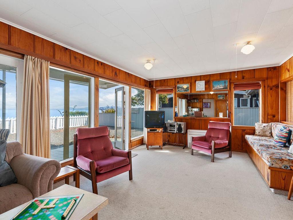 Lake Edge Cottage - Waitahanui Holiday Home Exterior photo